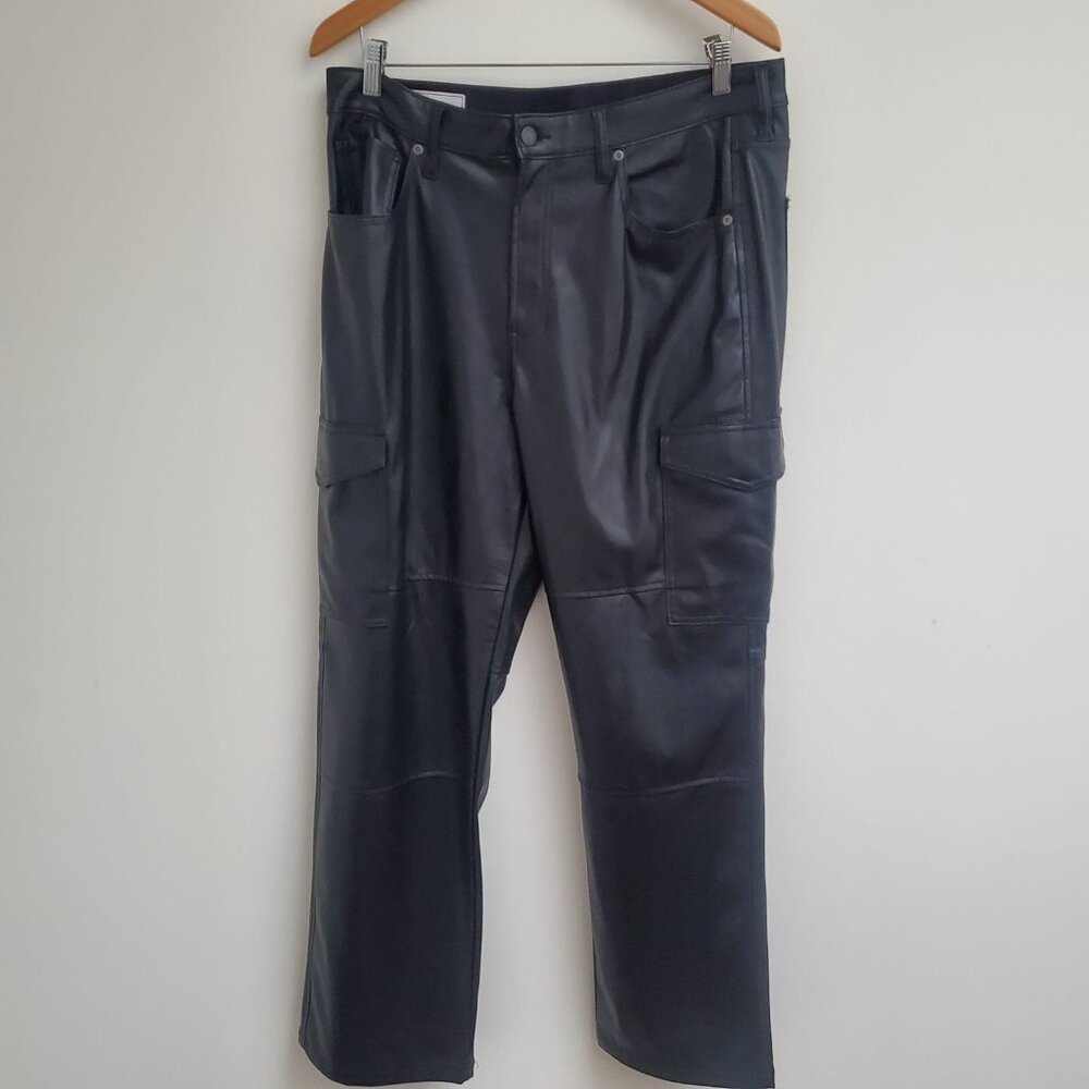 GAP High Rise 90s Loose Vegan Leather Cargo Pants SZ32-32